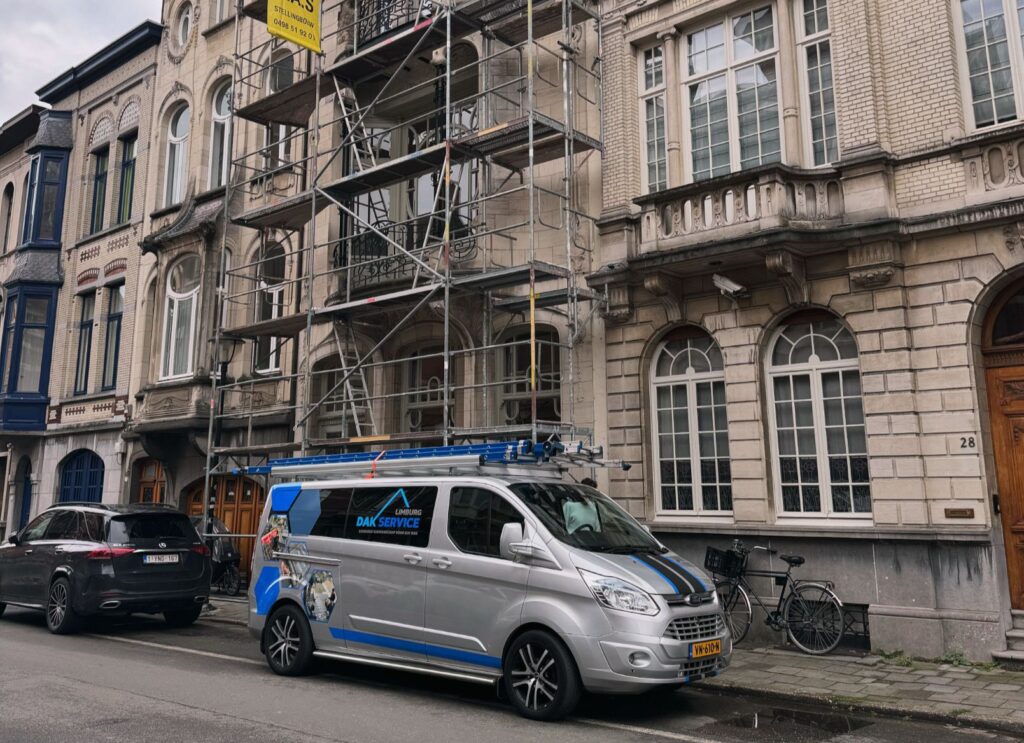 Limburg Dakdekker Limburg Dakspecialist Limburg Limburg Dakservice dakrenovatie Limburg Dakonderhoud Limburg Bedrijfsdaken Bedrijfsdak schoorsteenreparatie schoorsteen renovatie